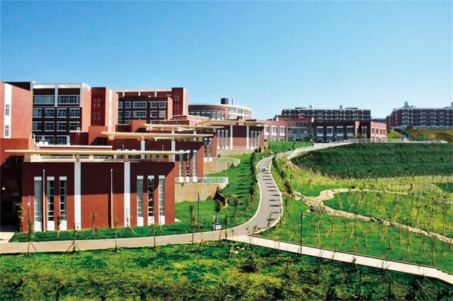 滇池学院